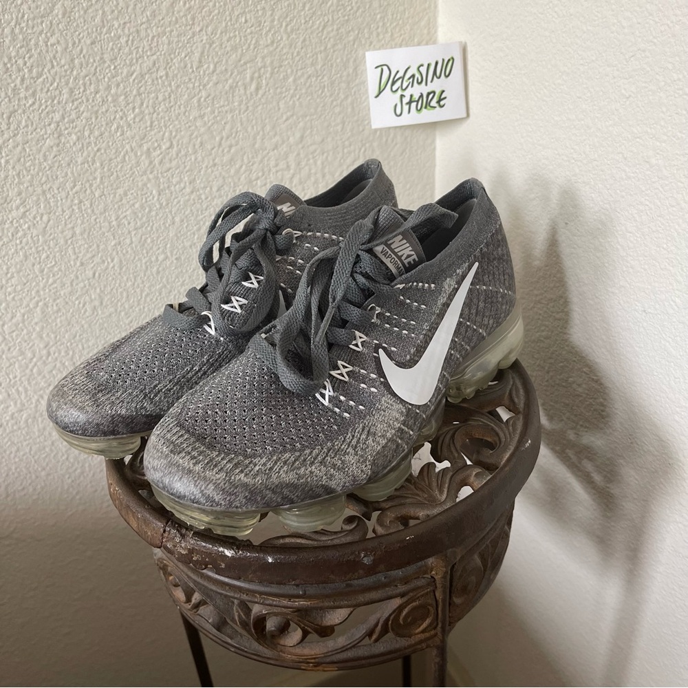 Nike Vapormax Flyknit Lace Front Sneaker
